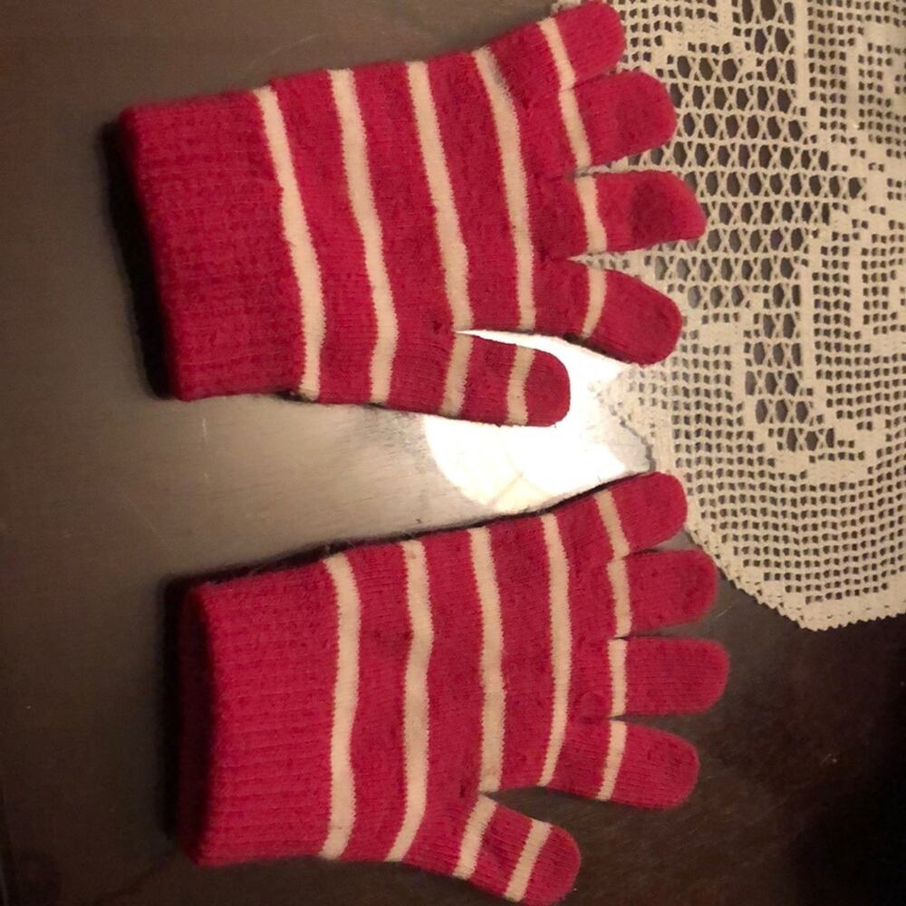 Pink and white striped kids gloves